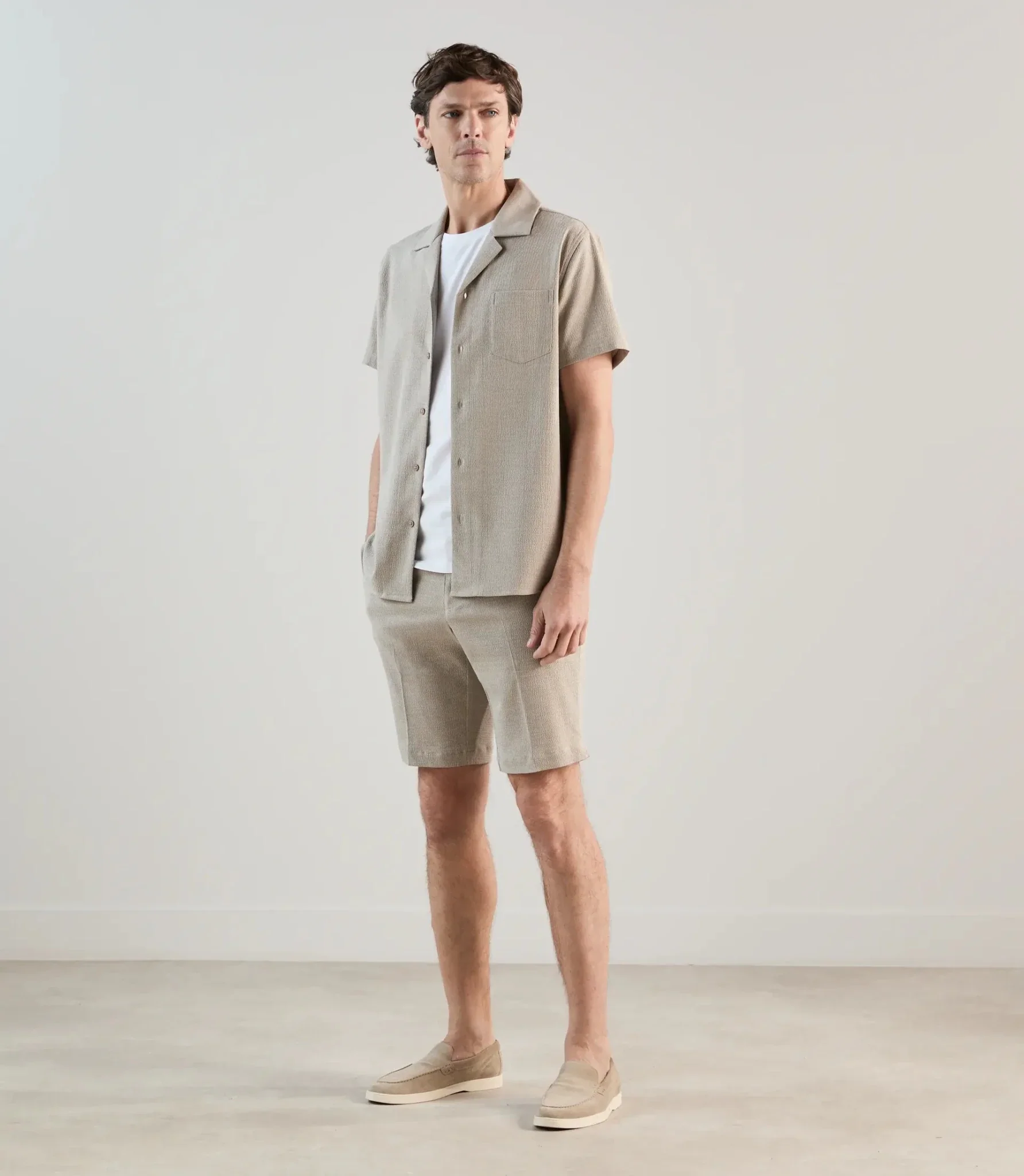 Bermuda à taille élastiquée beige - Image 3