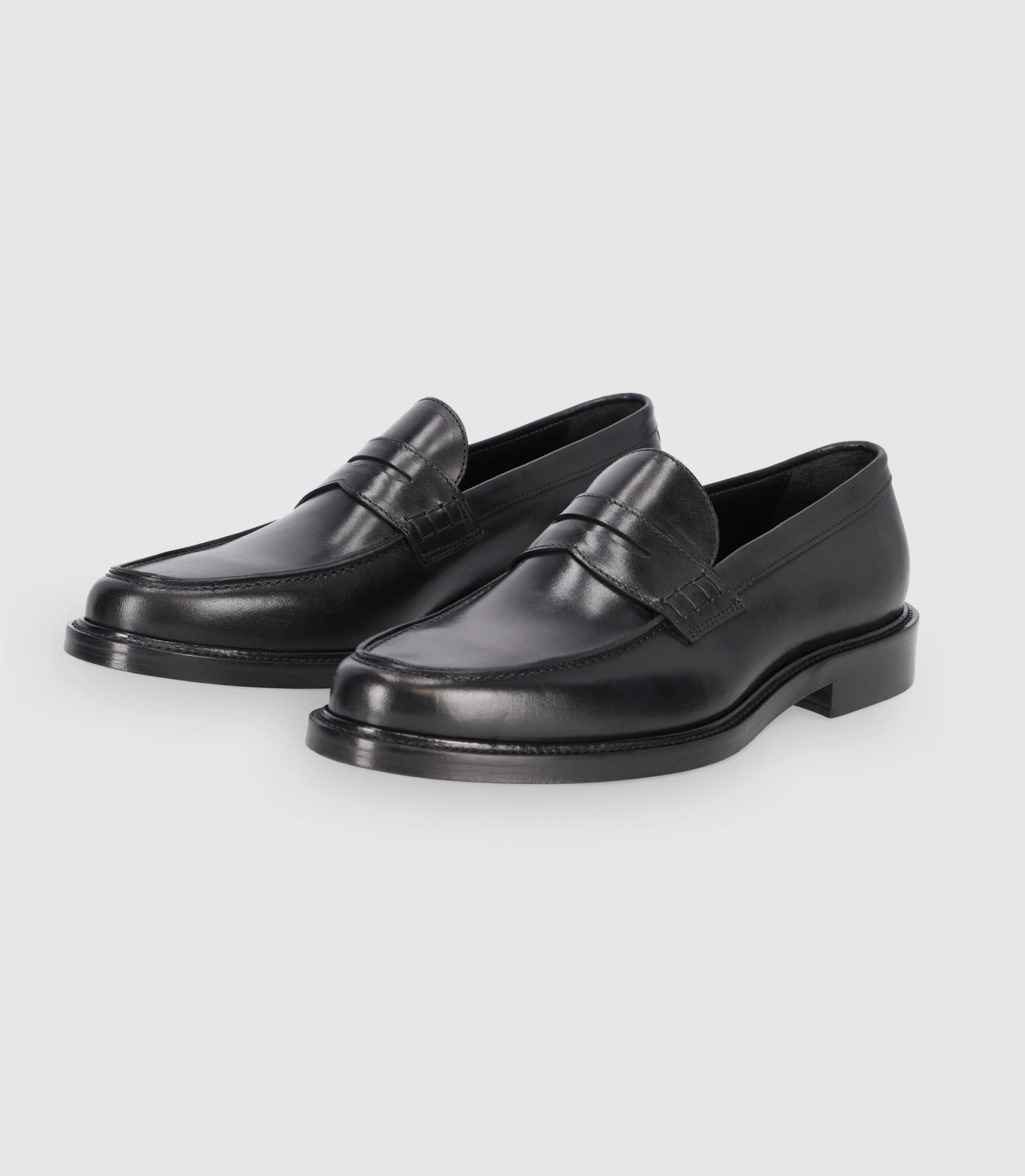 Chaussures mocassins en cuir lisse noires - Image 2