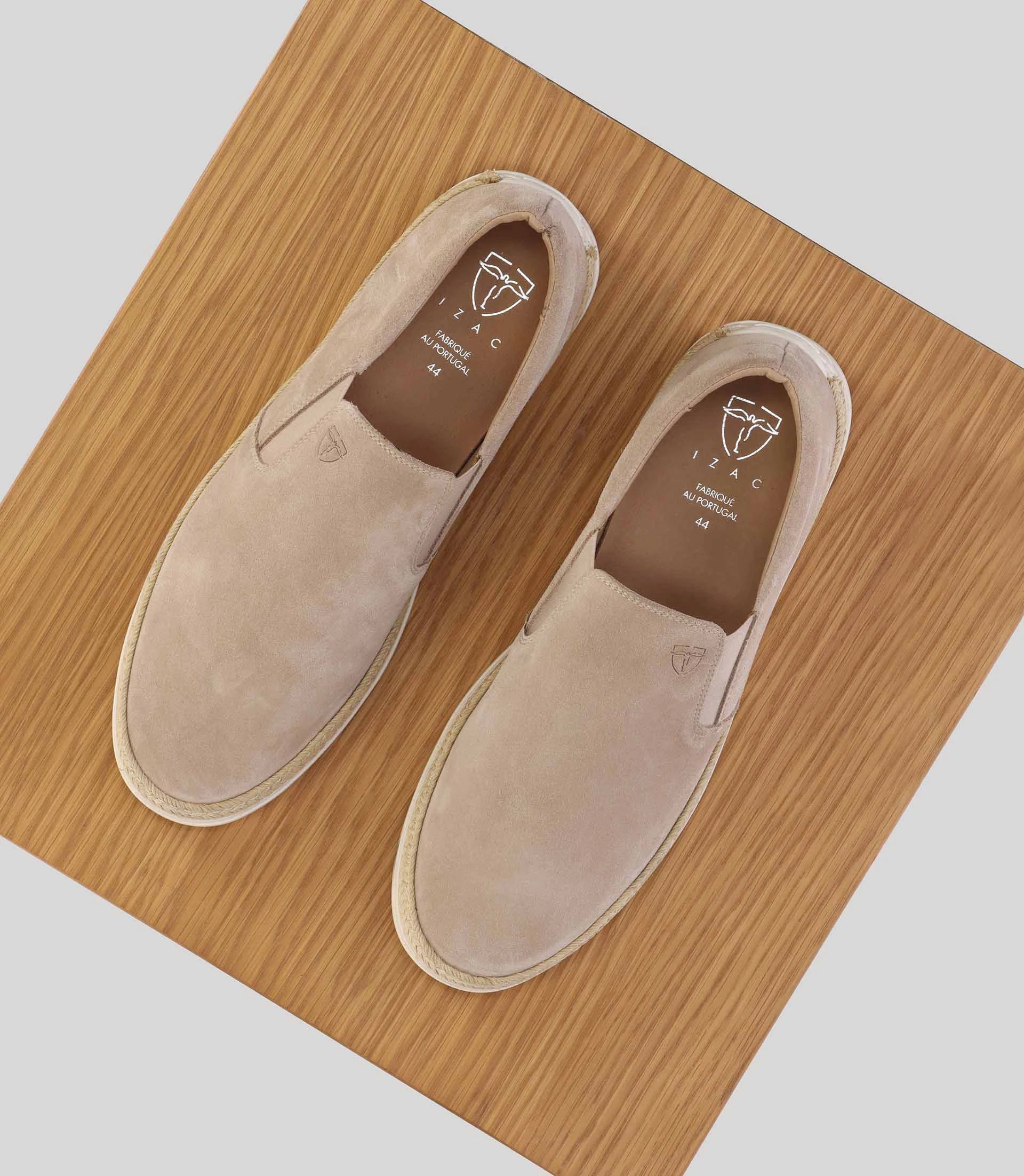 Chaussures en suède beige - Image 3