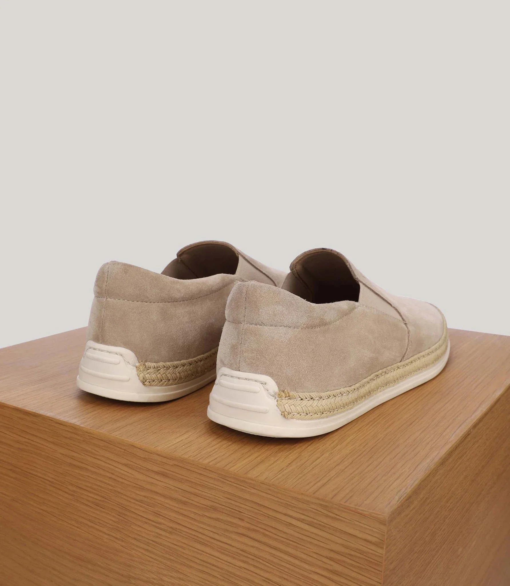 Chaussures en suède beige - Image 4