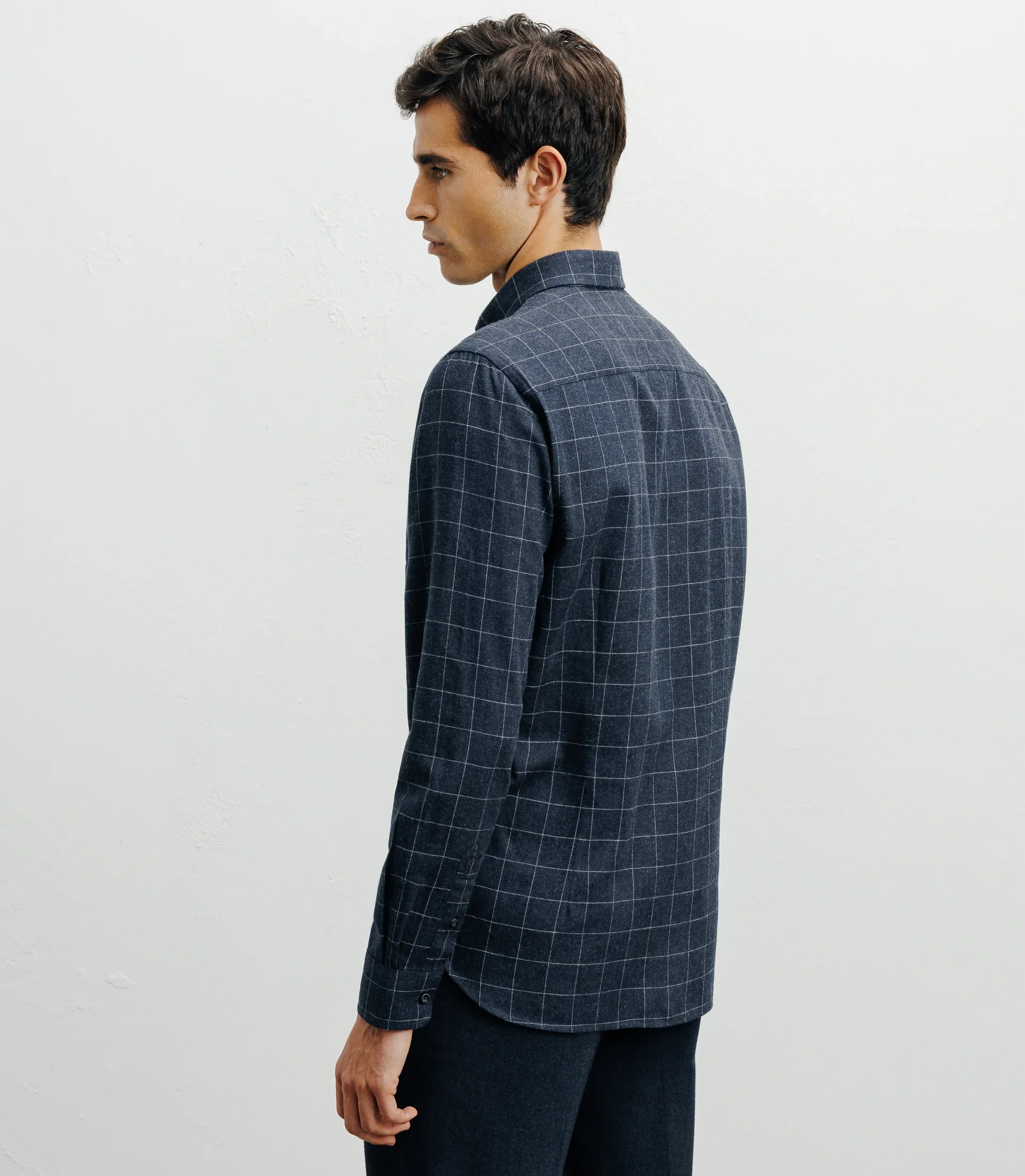 Chemise casual à petits carreaux marine - Image 4