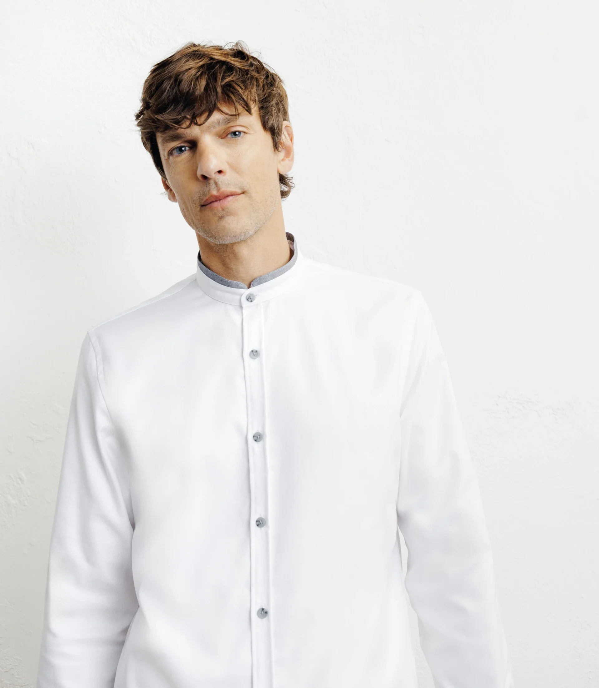 Chemise casual col mao avec coudière contrastée blanche - Image 2