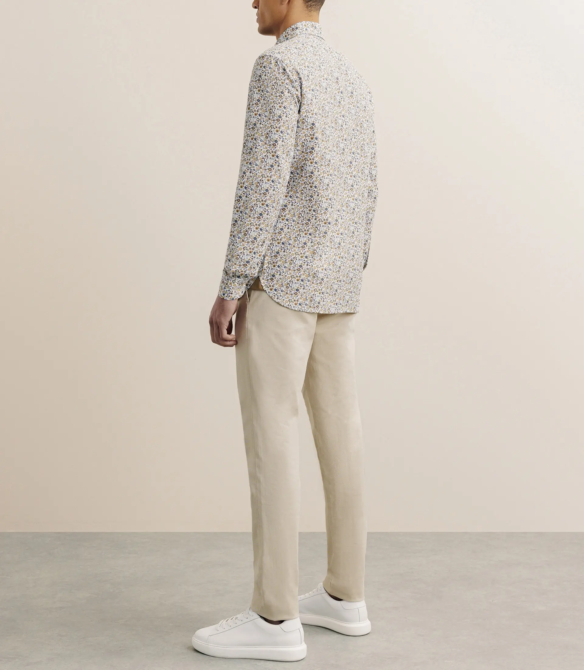 Chemise imprimée à fleurs camel - Image 4