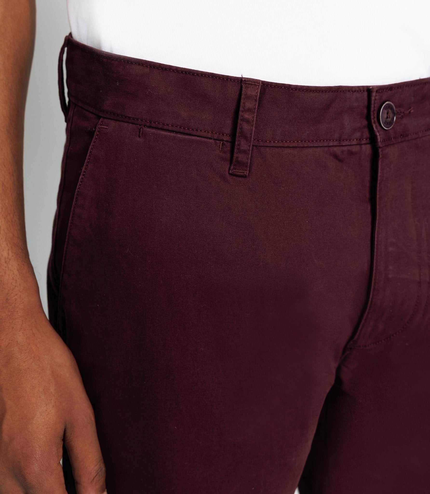 Pantalon chino satin bordeaux - Image 2