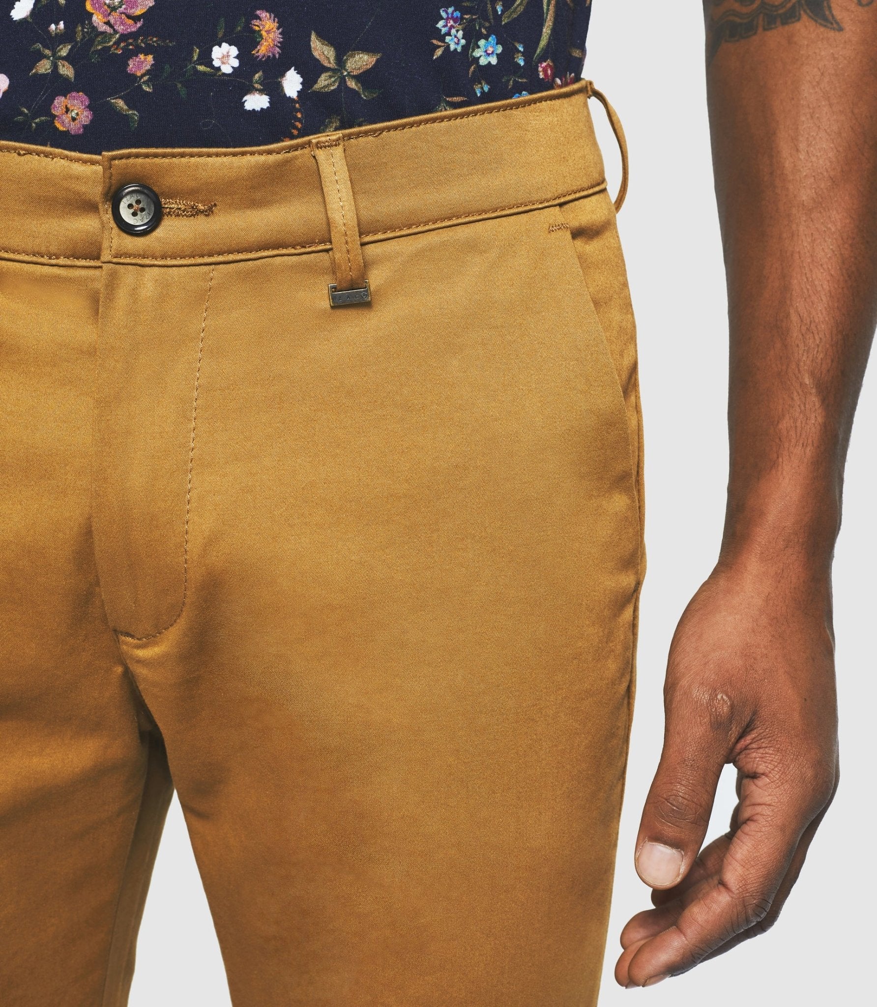 Pantalon chino slim camel "Panama" - Image 2