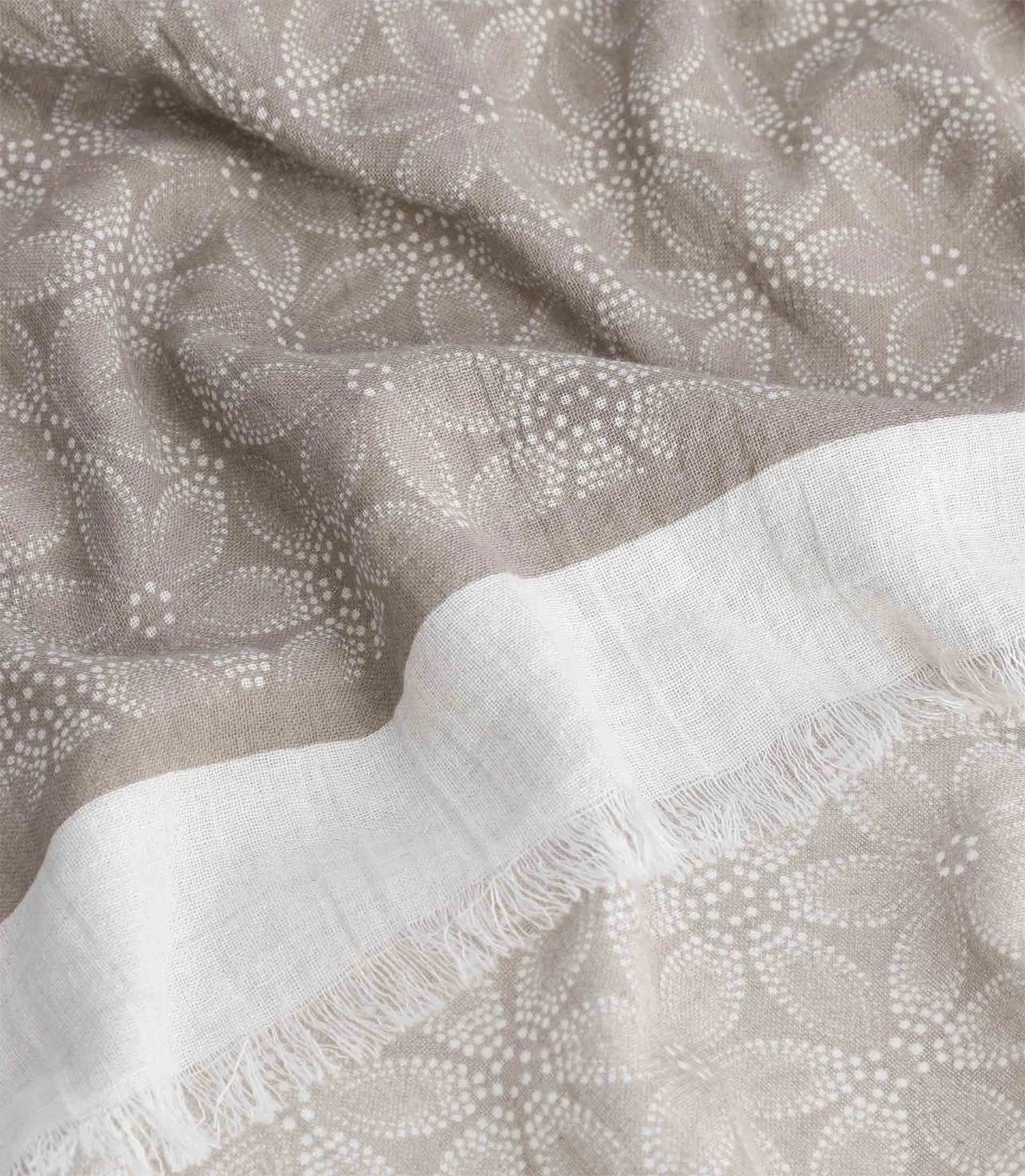 Écharpe fantaisie beige - Image 2