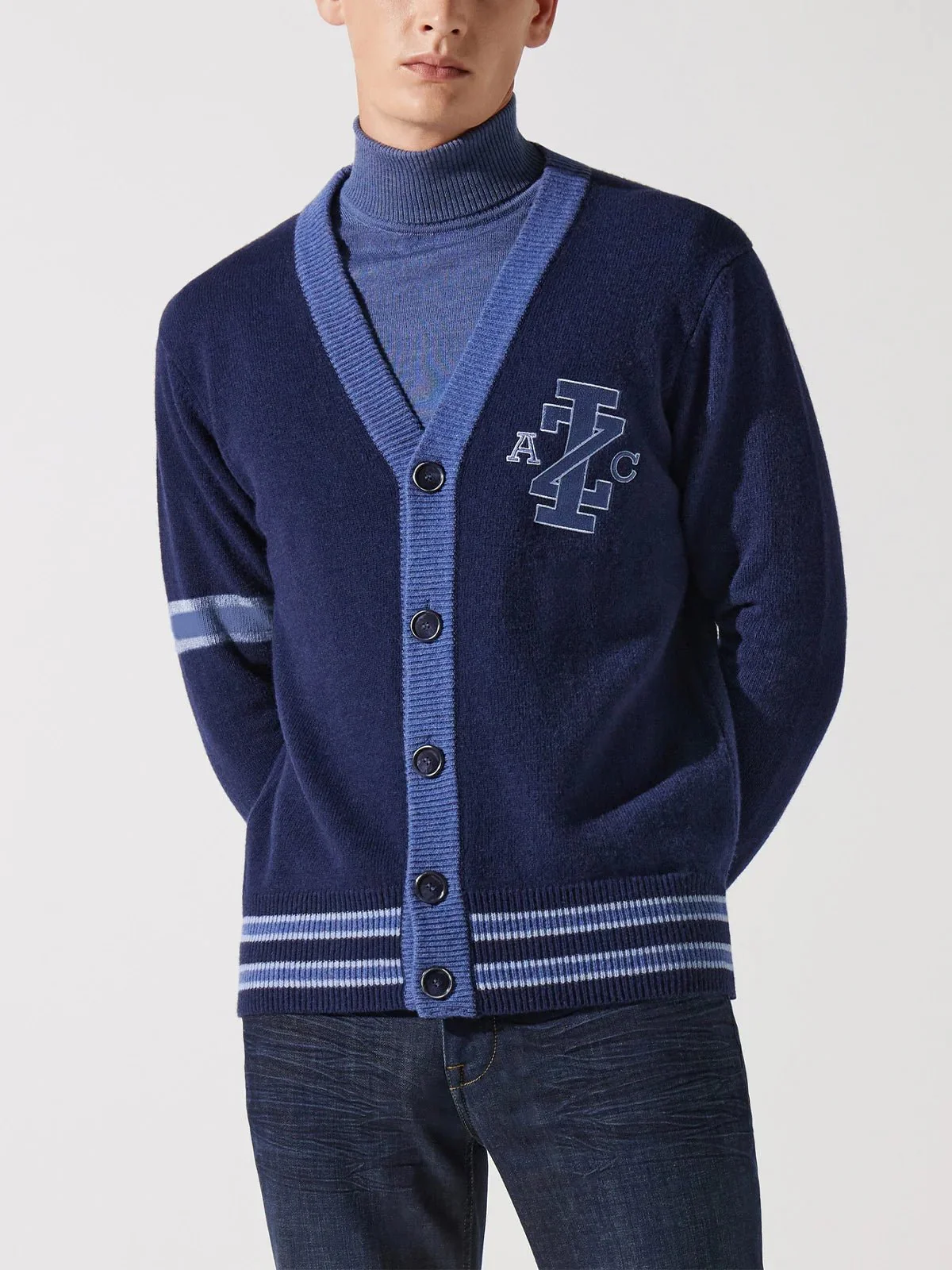 Gilet boutonné brodé bleu - Image 2