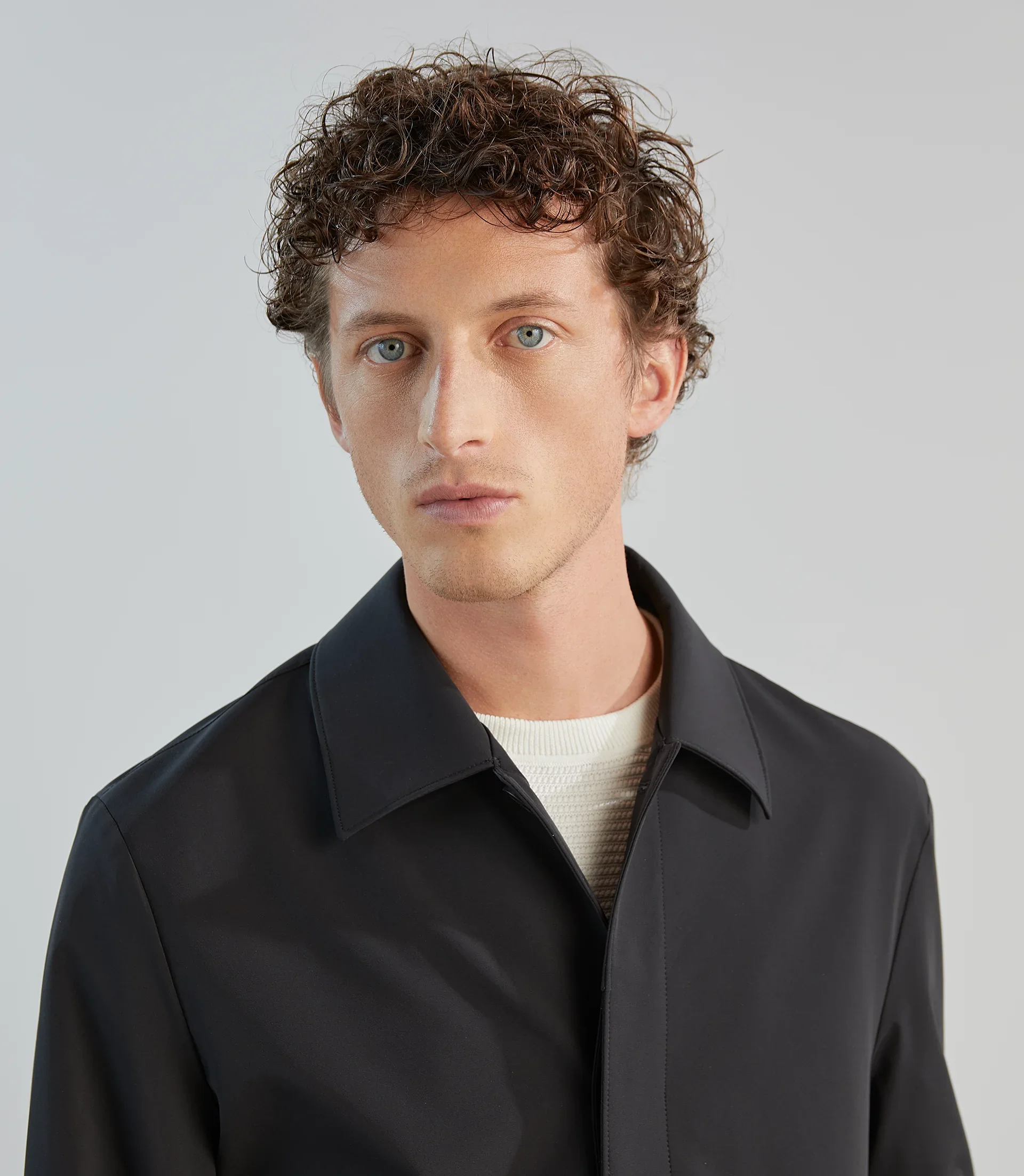 Manteau mi-long léger noir - Image 3