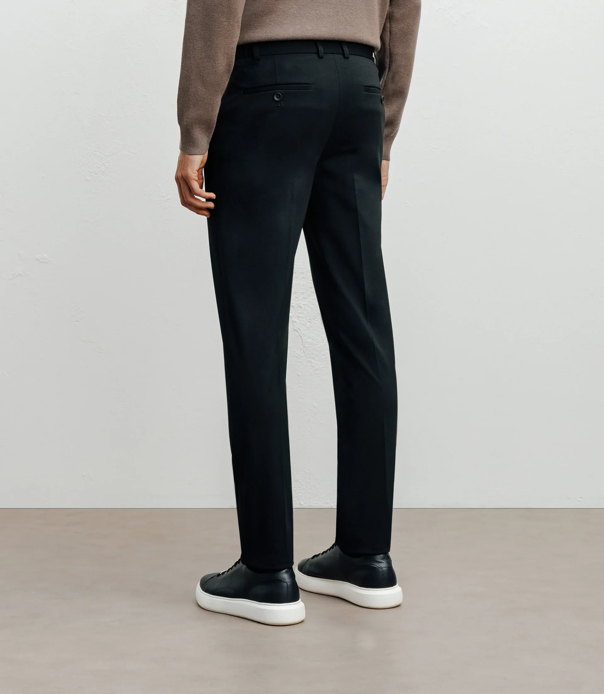Pantalon ville avec pli noir - Image 4