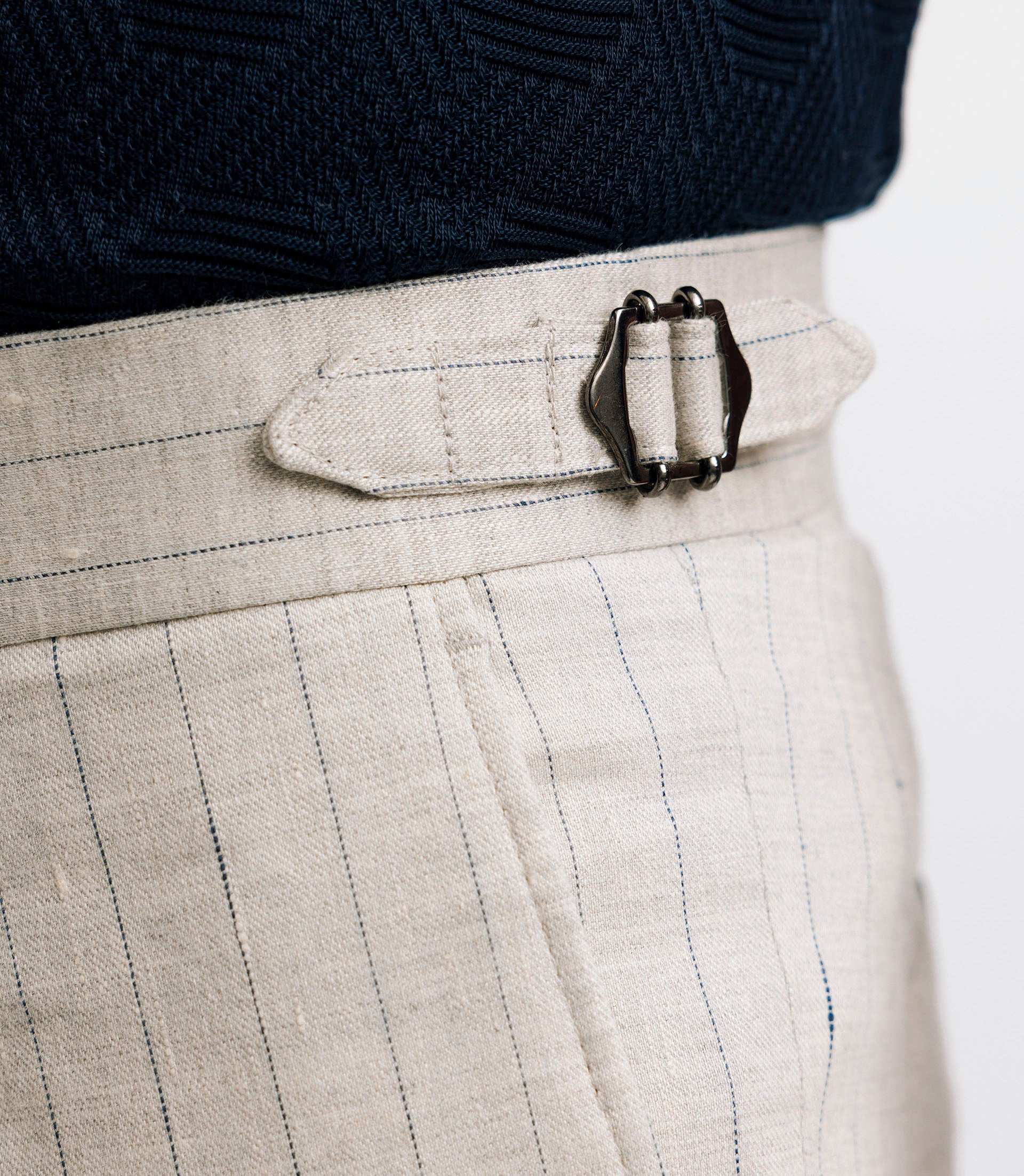 Pantalon ville rayé en lin gris clair - Image 4