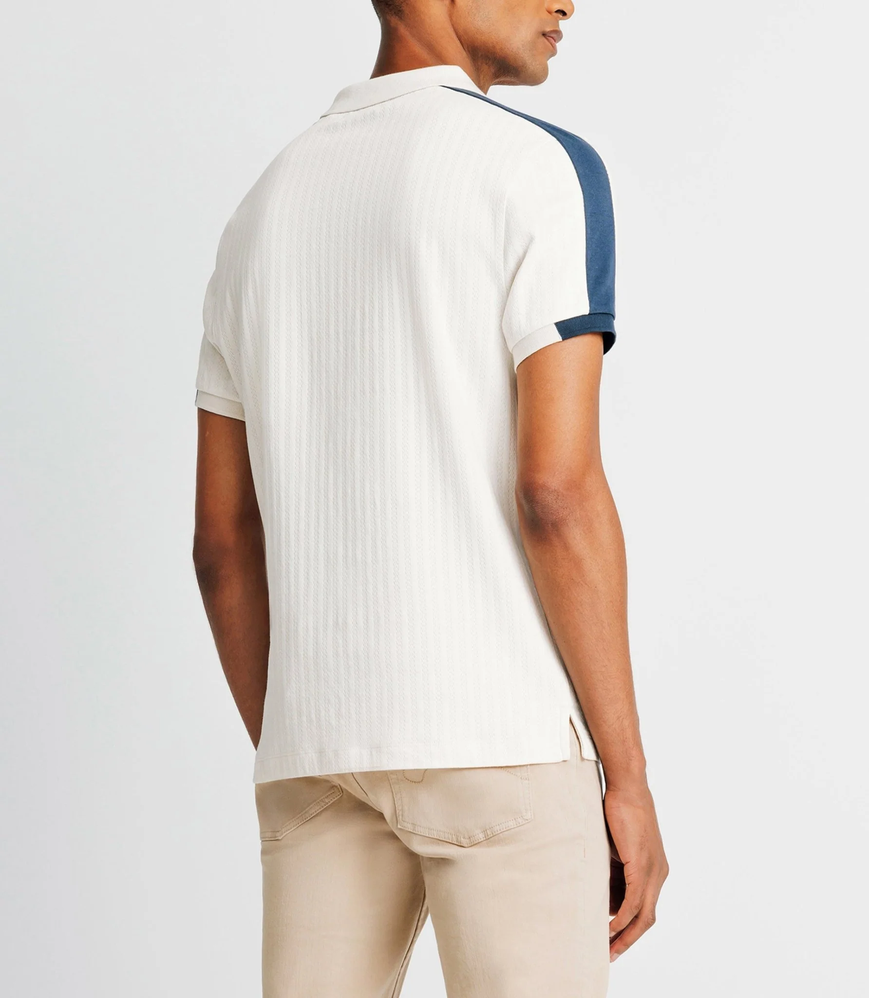 Polo gravé en coton écru - Image 3