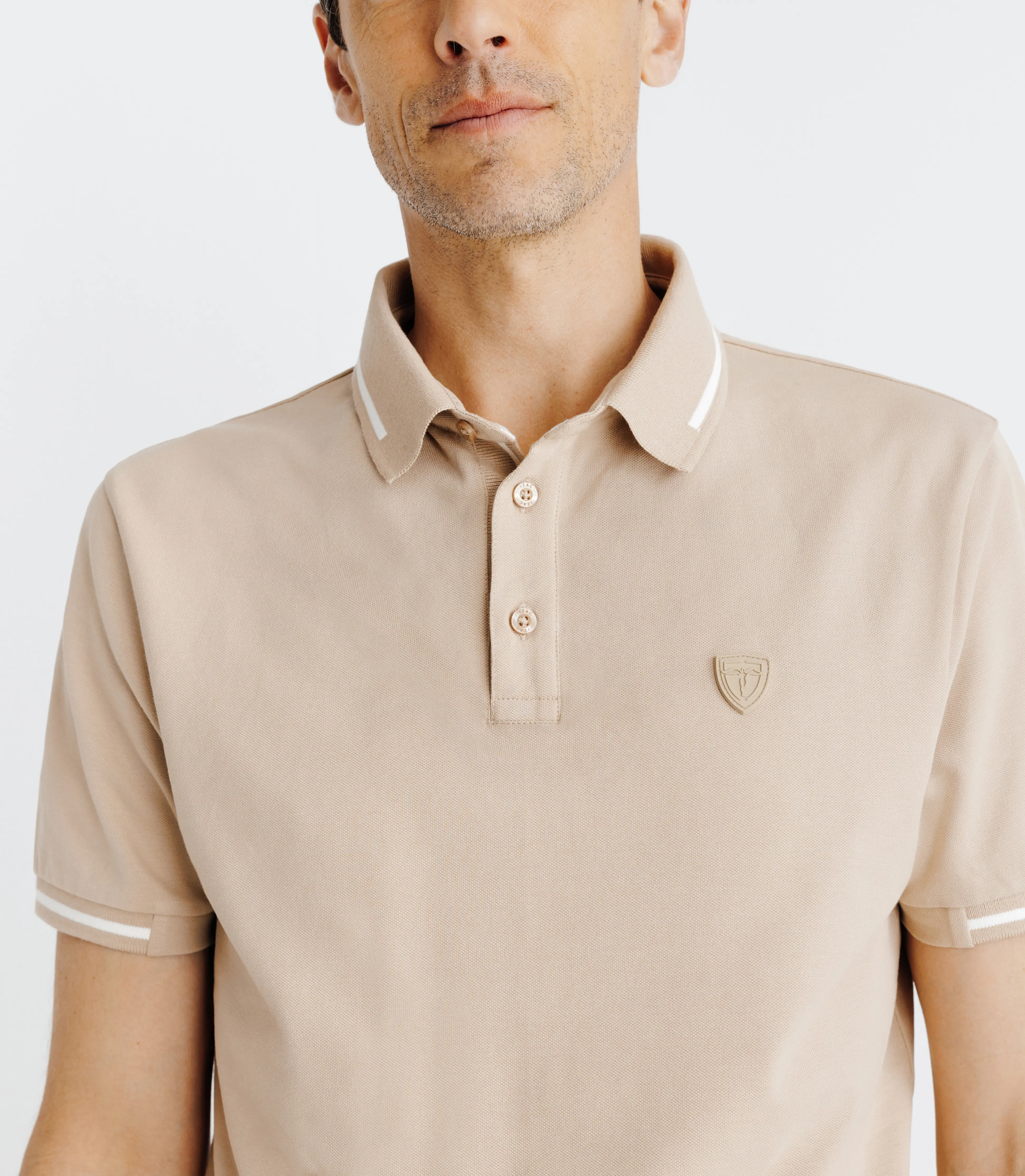 Polo avec rayures sur le col beige - Image 3