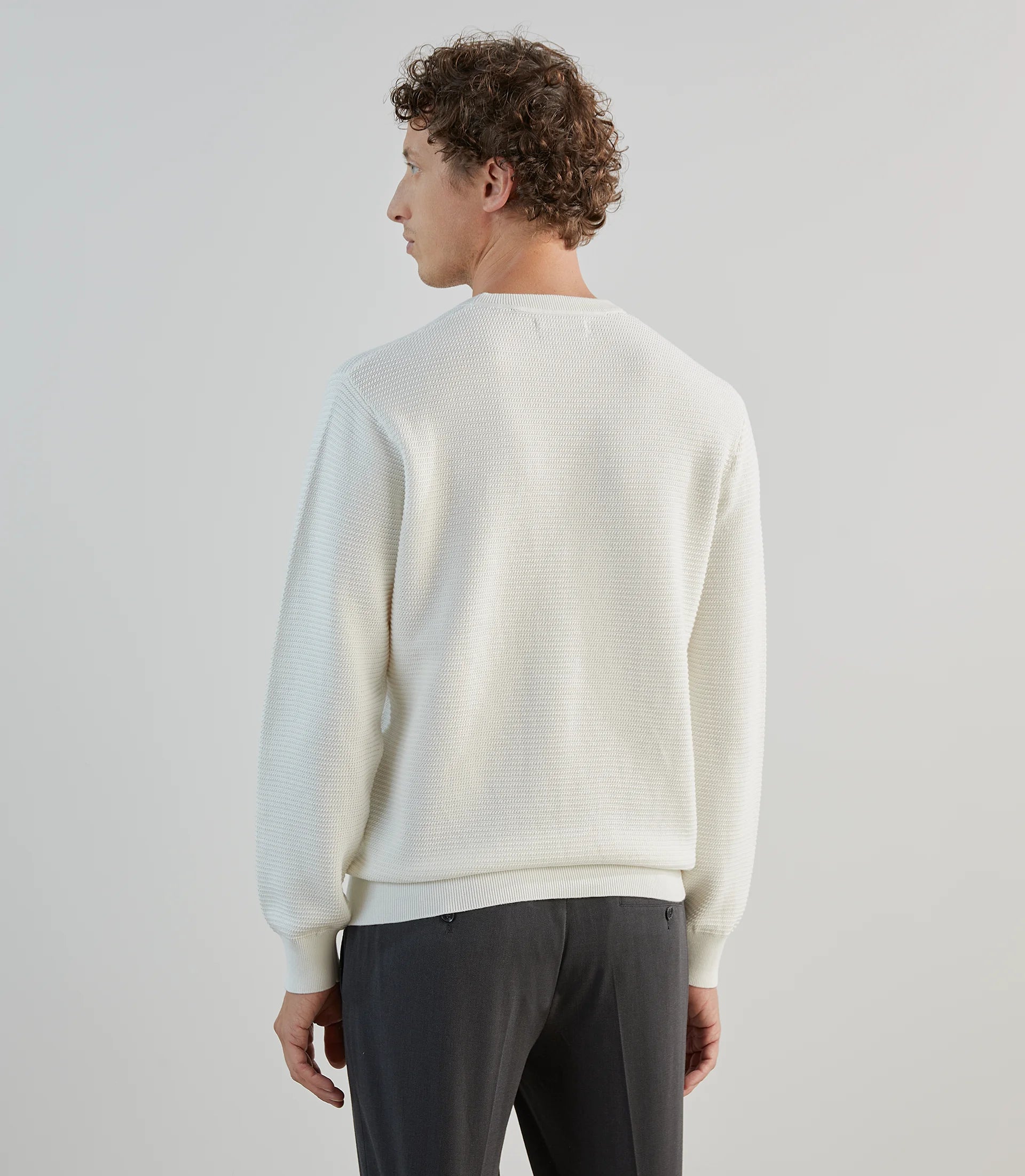 Pull col rond en jeu de points écru - Image 4