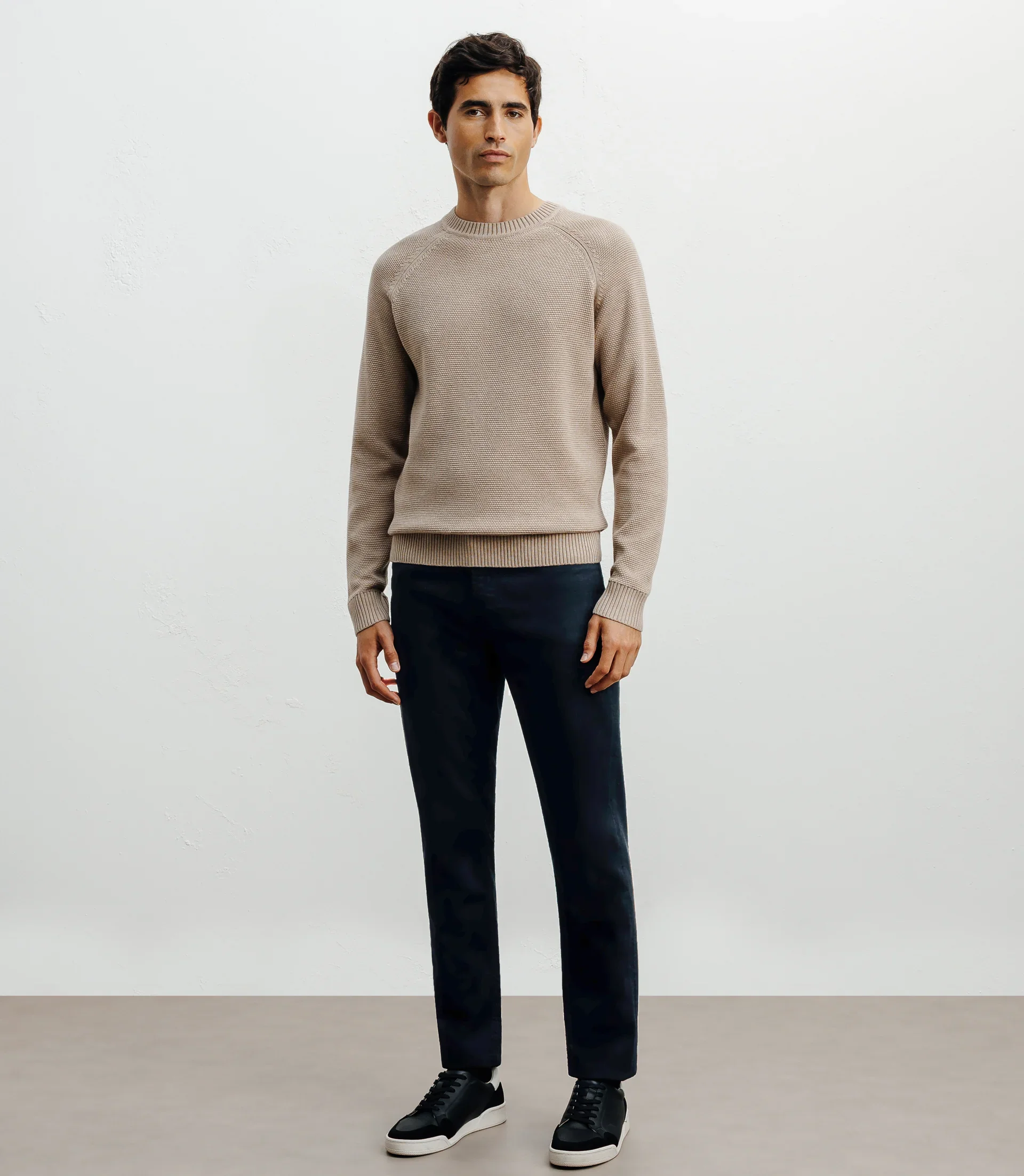 Pull col rond jeux de points beige