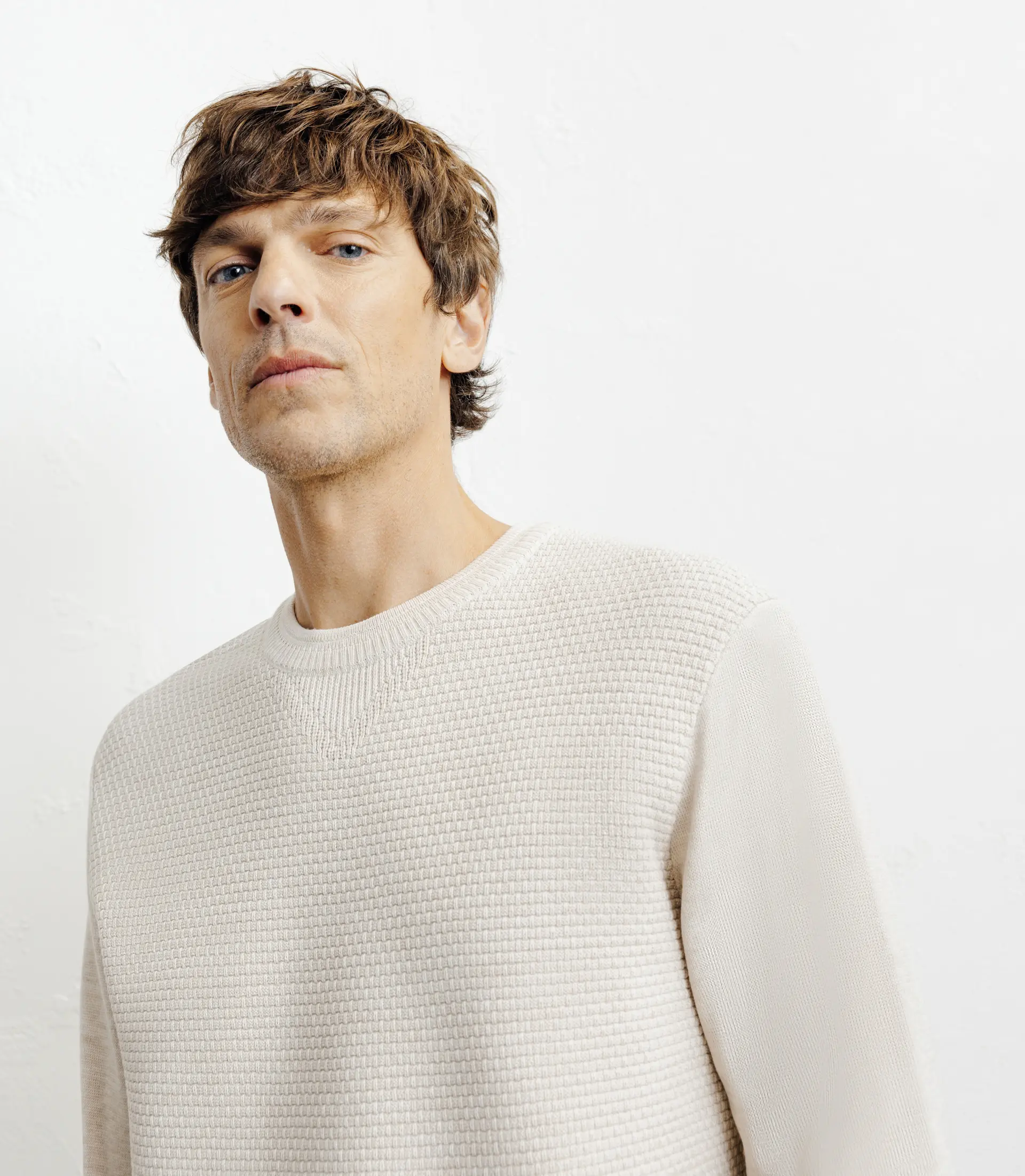 Pull col rond jeux de points beige