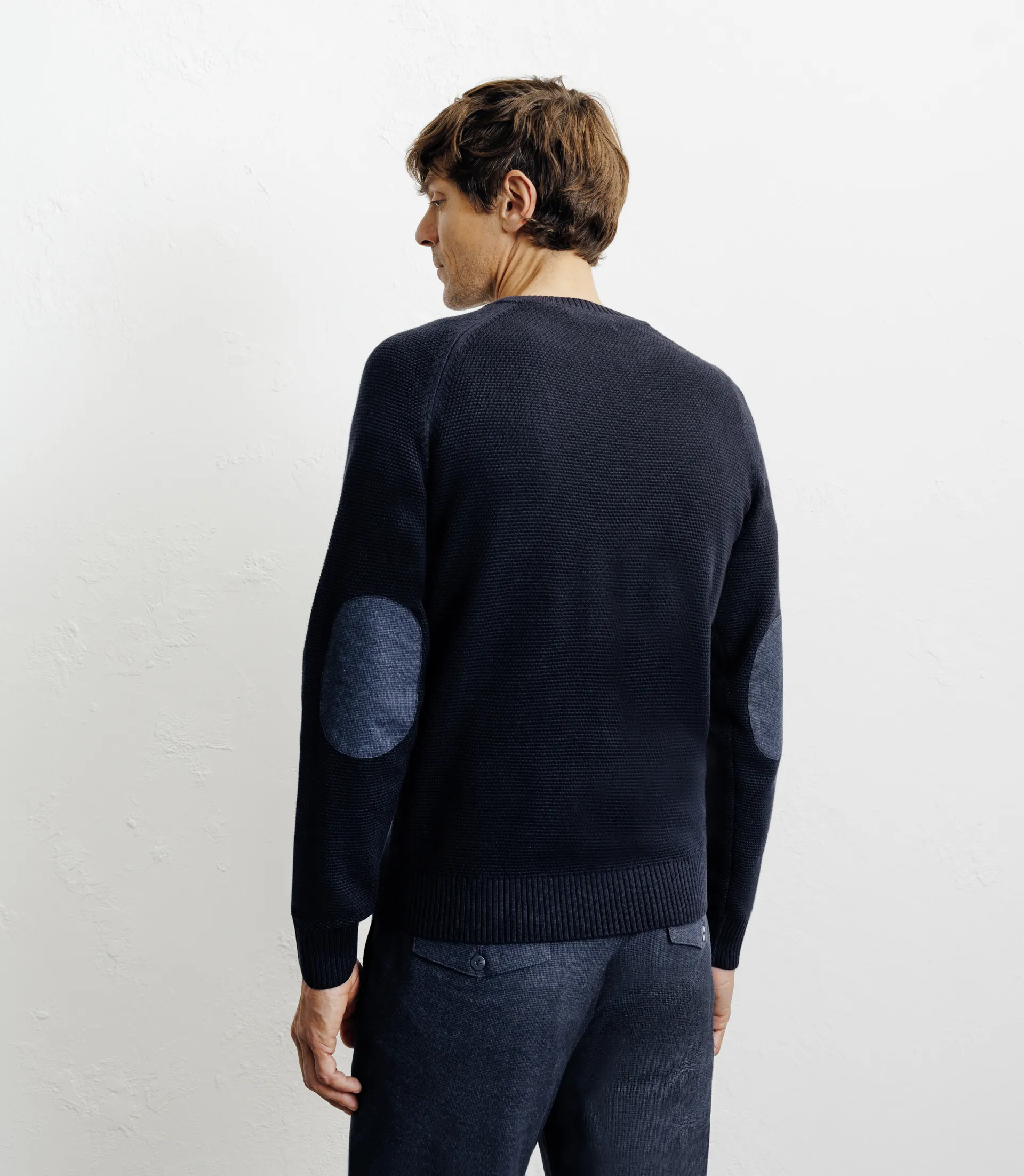 Pull col rond jeux de points marine - Image 4