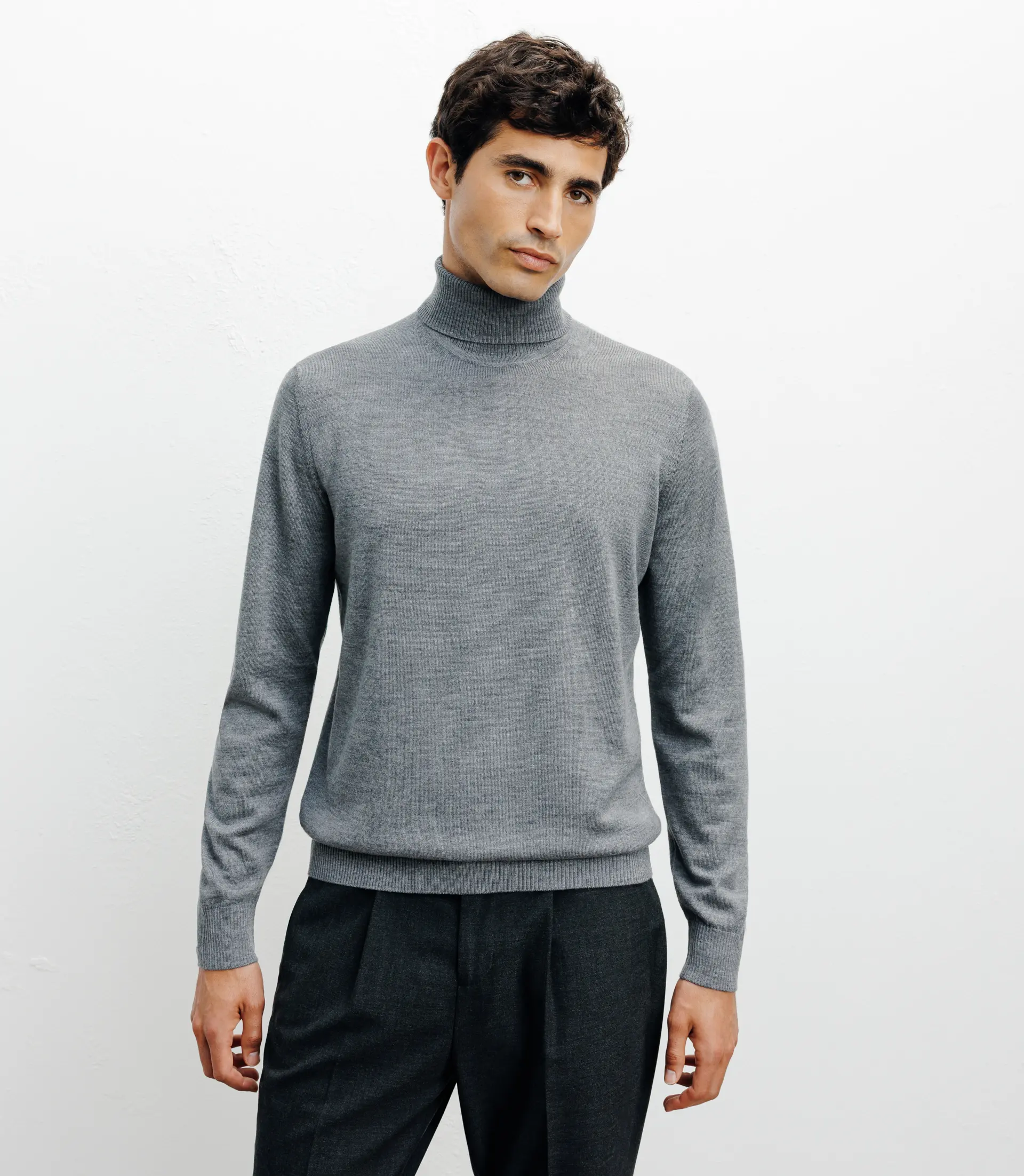 Pull col roulé gris