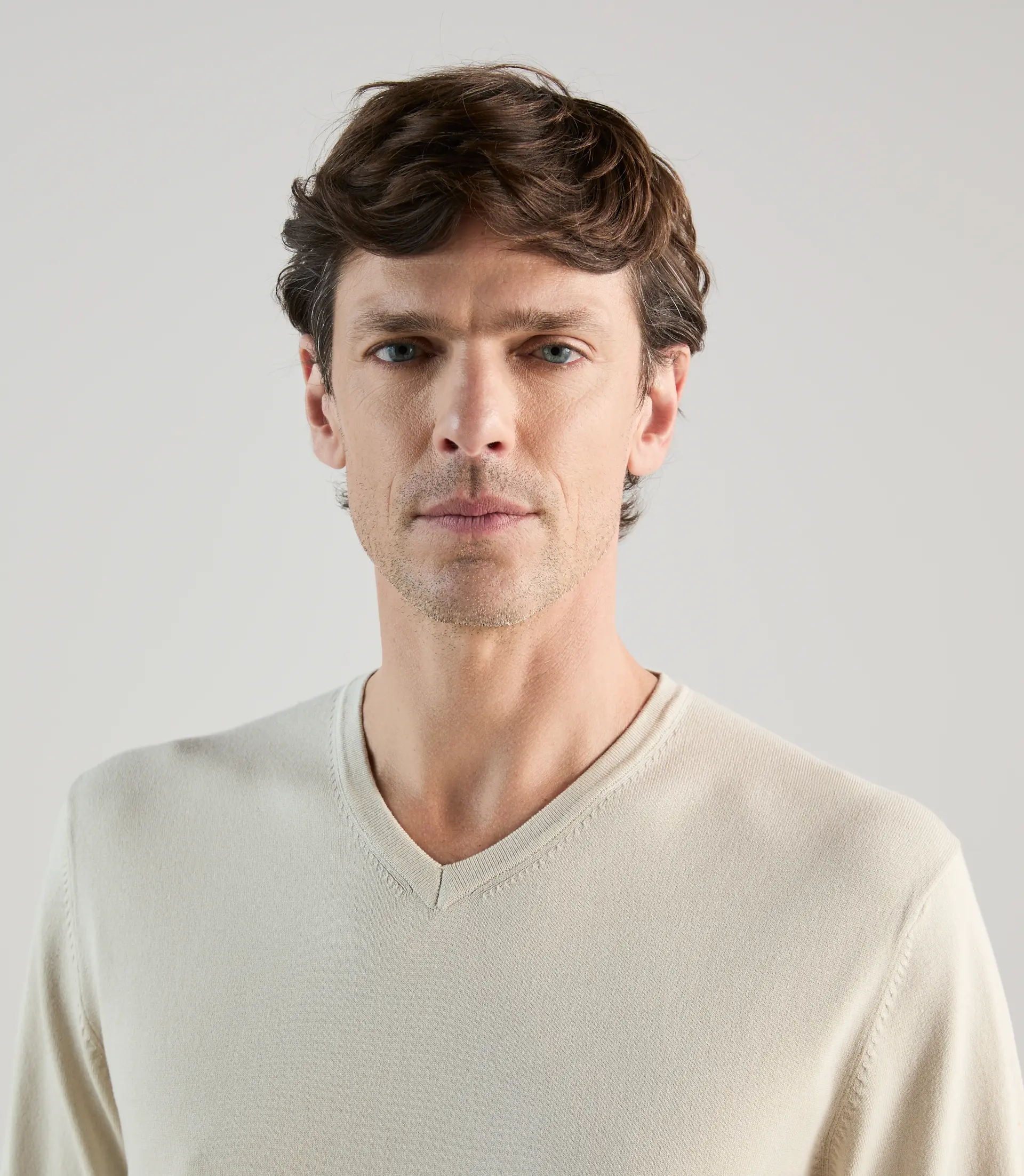 Pull col v beige clair - Image 2