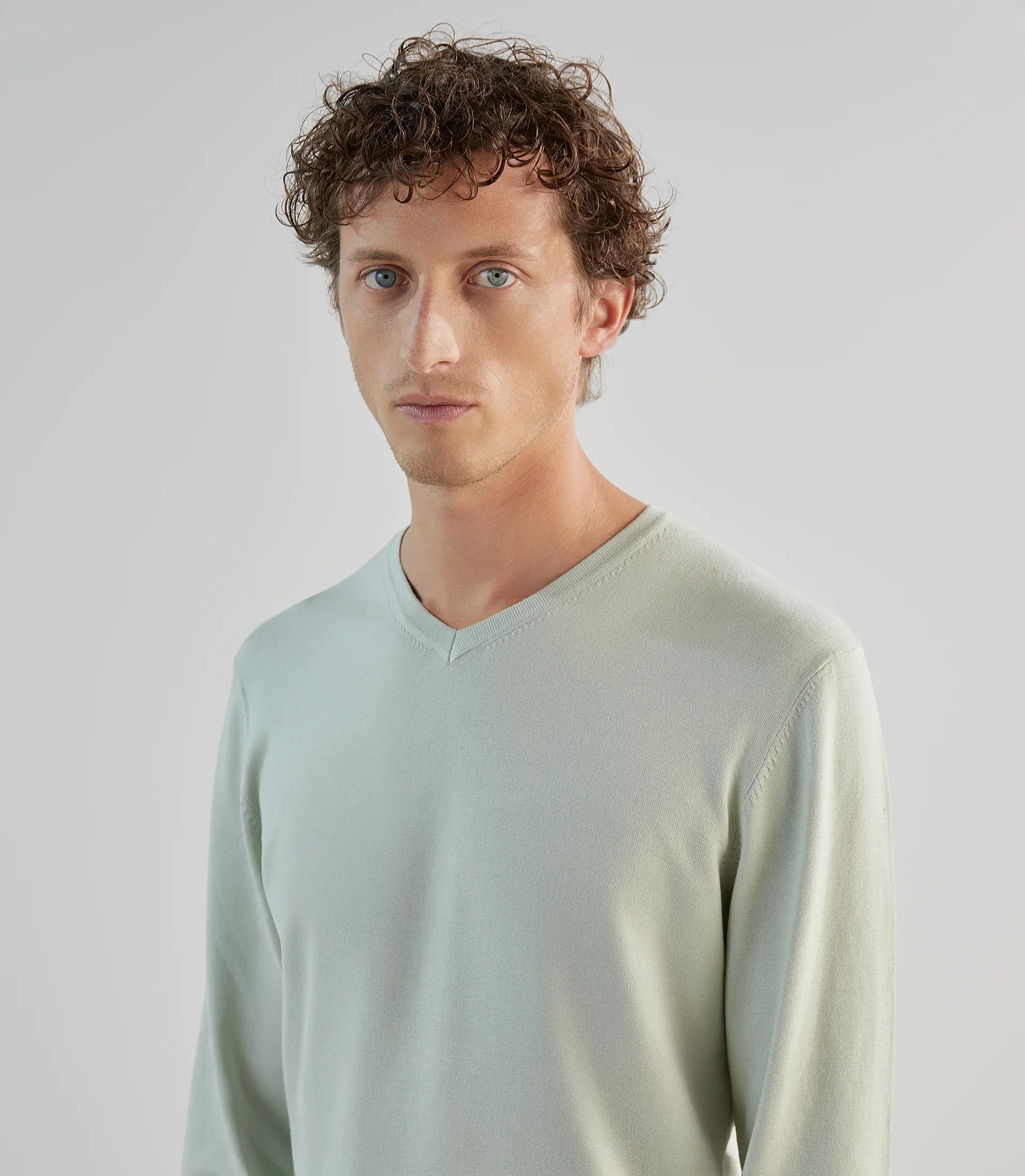 Pull col v vert clair - Image 2