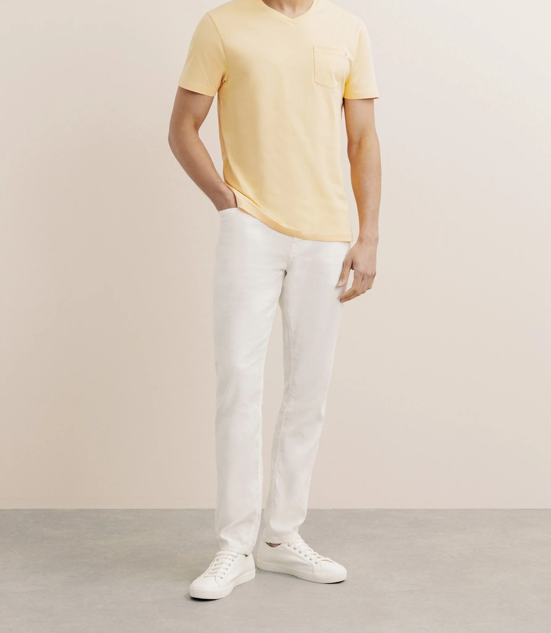 T-shirt col V avec poche pêche - Image 3