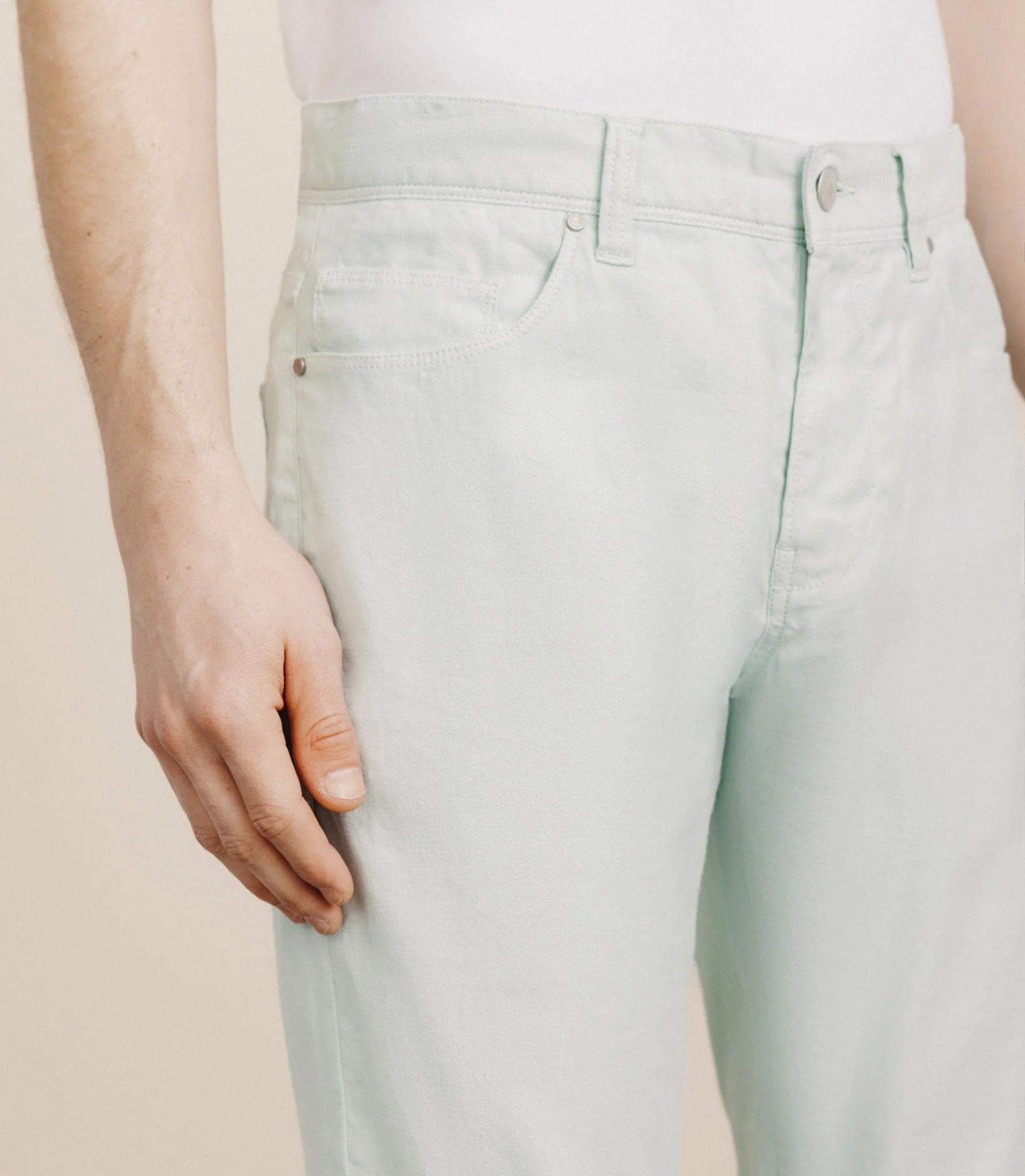Pantalon droit en lin et coton vert - Image 2